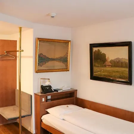 & Restaurant Sternen Koeniz Bei Bern 3* Koniz
